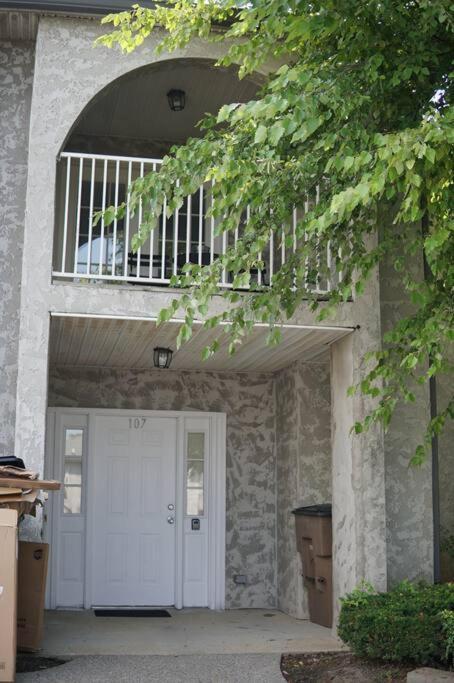 Lovely 2-Bedroom Condo W/Balcony And Free Parking NashvilleNashville  Kültér fotó