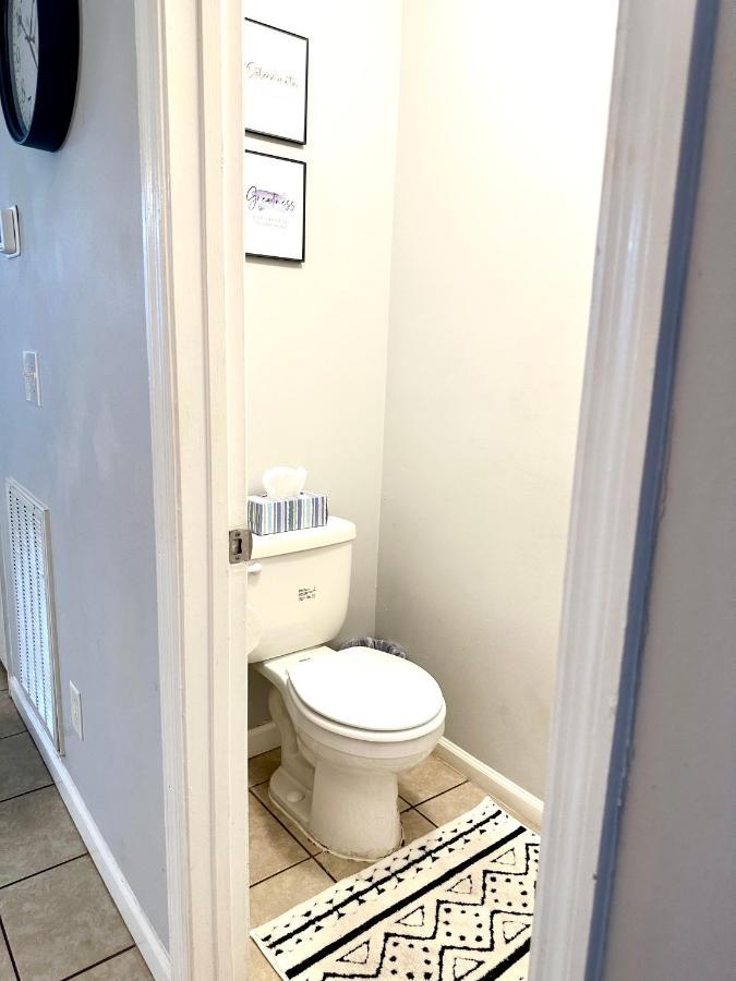 Lovely 2-Bedroom Condo W/Balcony And Free Parking NashvilleNashville  Kültér fotó